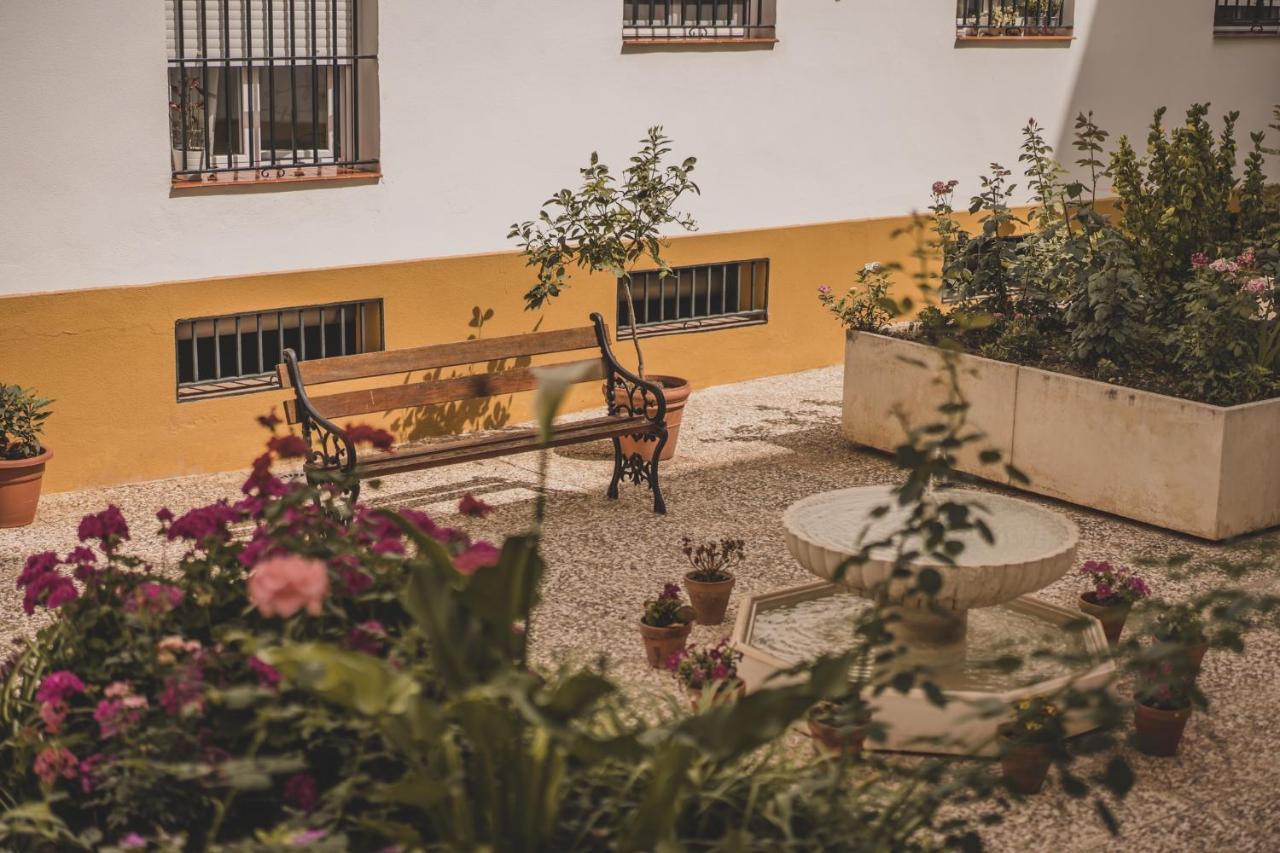Apartamento Jardin De Santa Paula Севилья Экстерьер фото